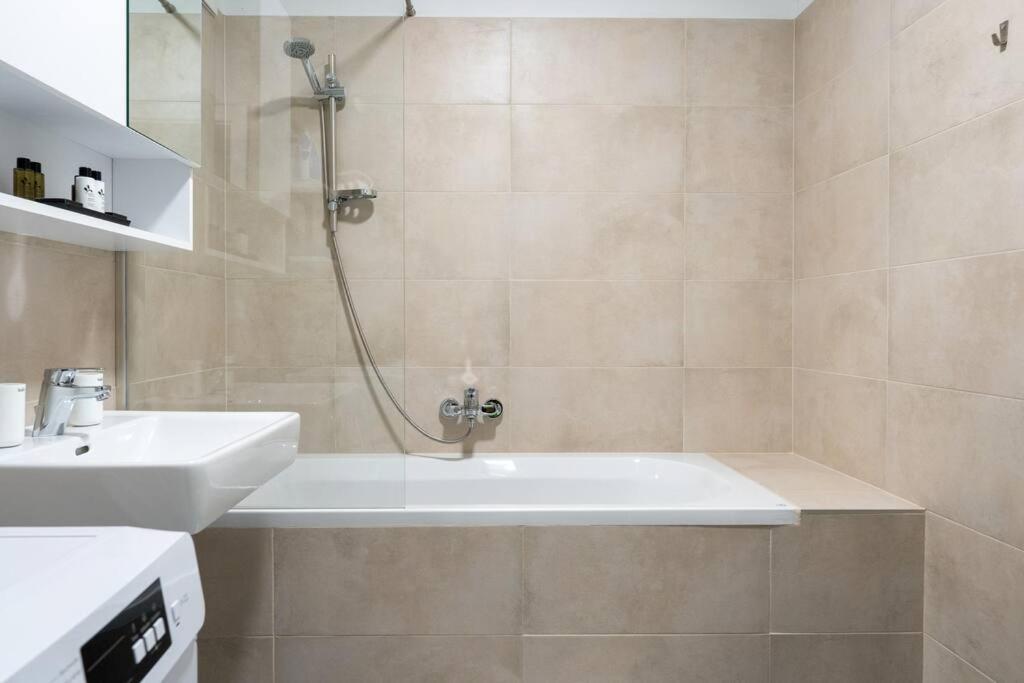 1Br Excellence, Fast To Centre By Hm Apartman Bécs Kültér fotó