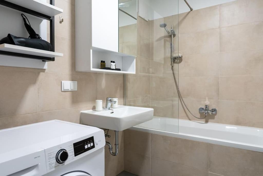 1Br Excellence, Fast To Centre By Hm Apartman Bécs Kültér fotó