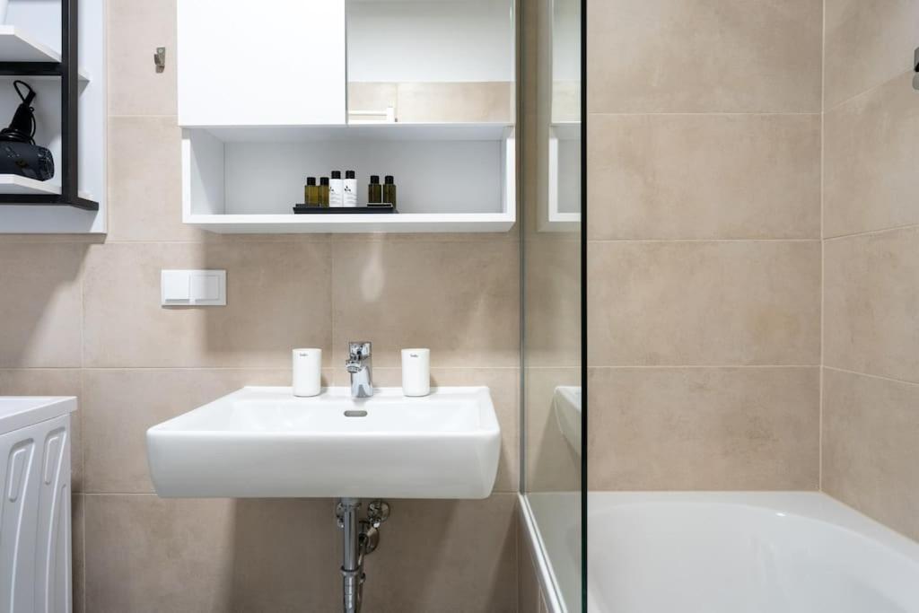 1Br Excellence, Fast To Centre By Hm Apartman Bécs Kültér fotó